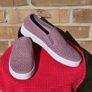 Vionics Size 8 Mauve Slip Ons